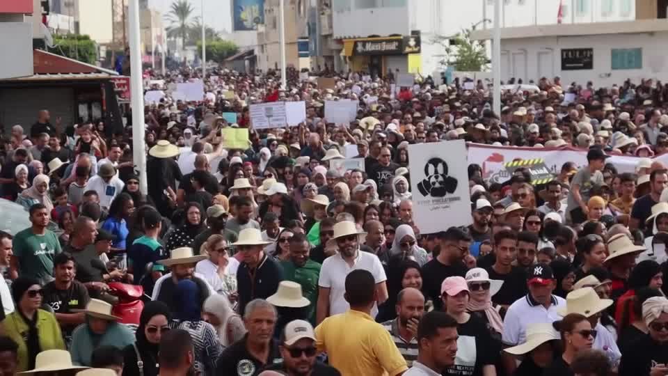 احتجاجات حاشدة تشل مدينة قابس التونسية