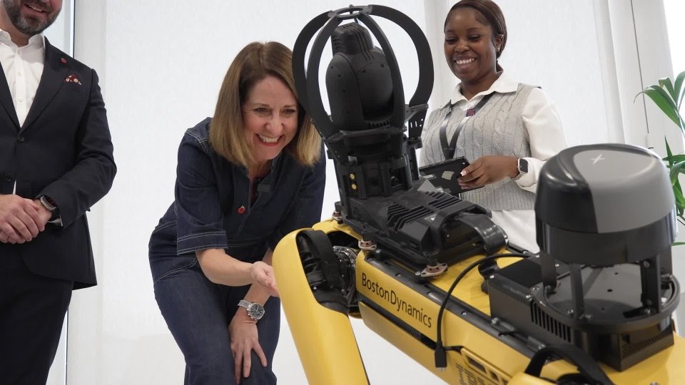 بريطانيا تكشف عن خطة تمويل علمي بقيمة ٥٥ مليار جنيه إسترليني