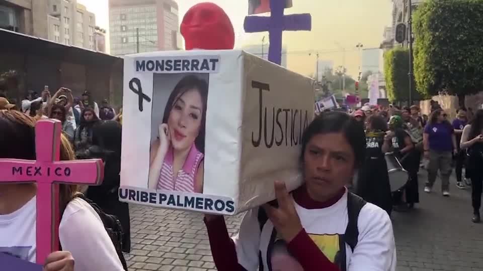 مسيرة مكسيكو سيتي تندد بالعنف