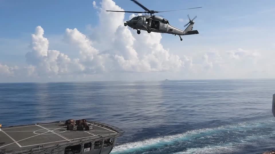 حاملة نيميتز تُجري مناورات في المحيط الهادئ