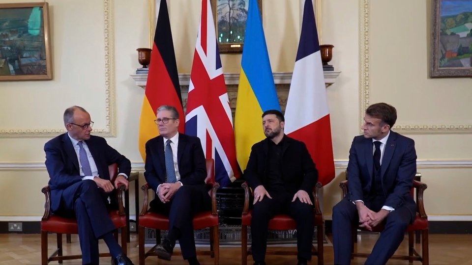 زيلينسكي يحثّ على الوحدة في محادثات السلام