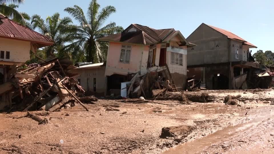 جنوب شرق آسيا يتألم من العاصفة المميتة