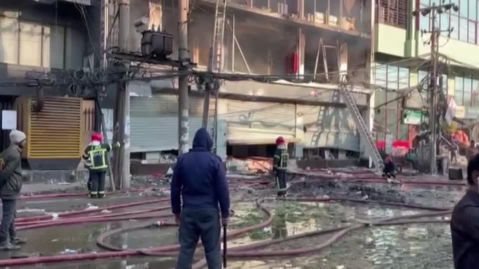 توتر في دكا بعد مقتل يشعل اضطرابات