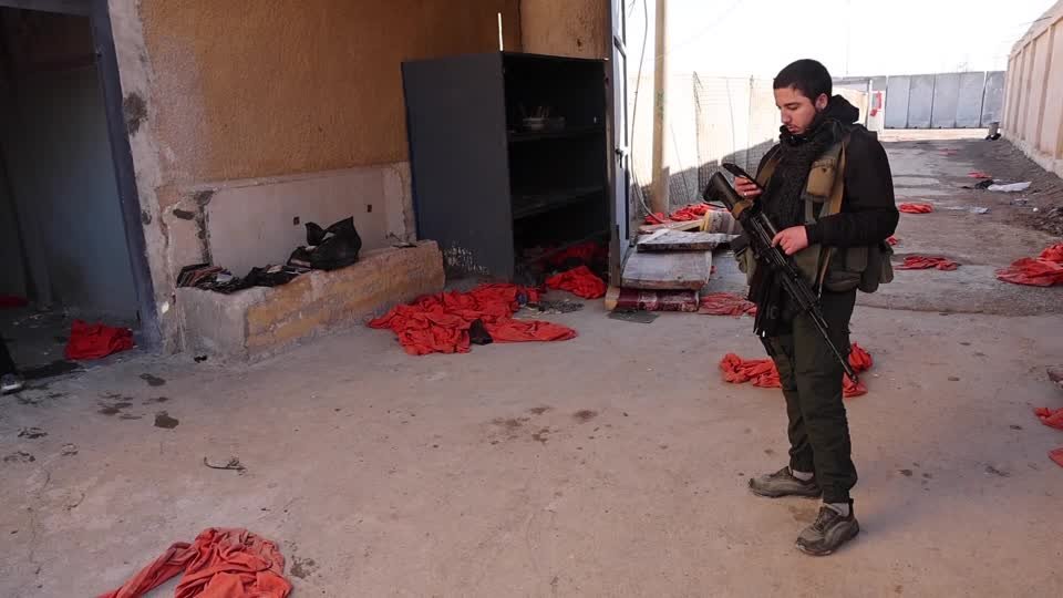 فرار معتقلين من تنظيم الدولة من سجن في سوريا