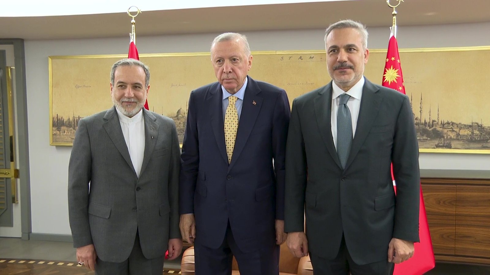 إيران منفتحة على الدبلوماسية لخفض التوتر