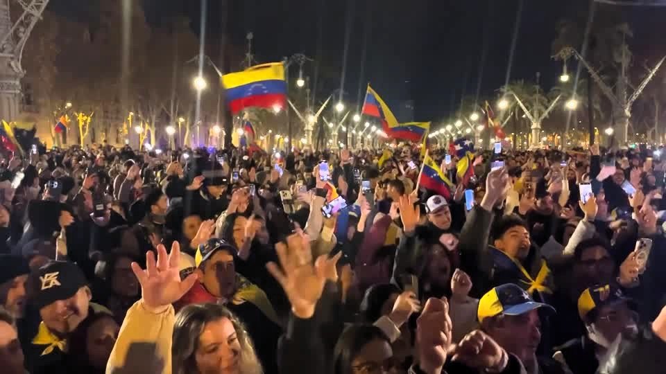 الجالية الفنزويلية تتجمع في برشلونة