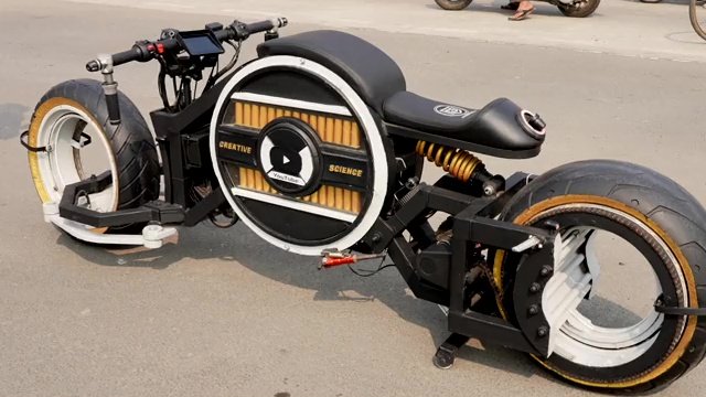 طلاب هنود يكشفون عن دراجة خارقة كهربائية بالذكاء الاصطناعي