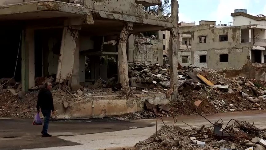 بلدة في جنوب لبنان تعيد البناء