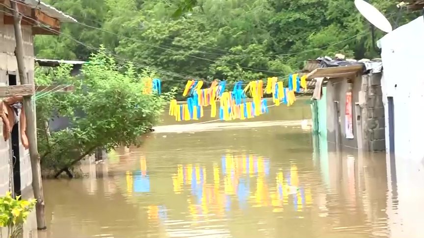 أمطار غزيرة تشرد عائلات في كولومبيا