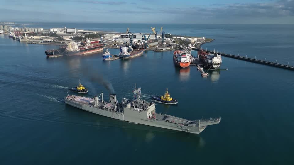 المكسيك ترسل مساعدات إنسانية إلى كوبا