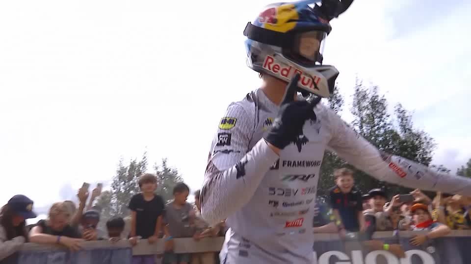 فيرميت وهمستريت يفوزان بسباق هاردلاين