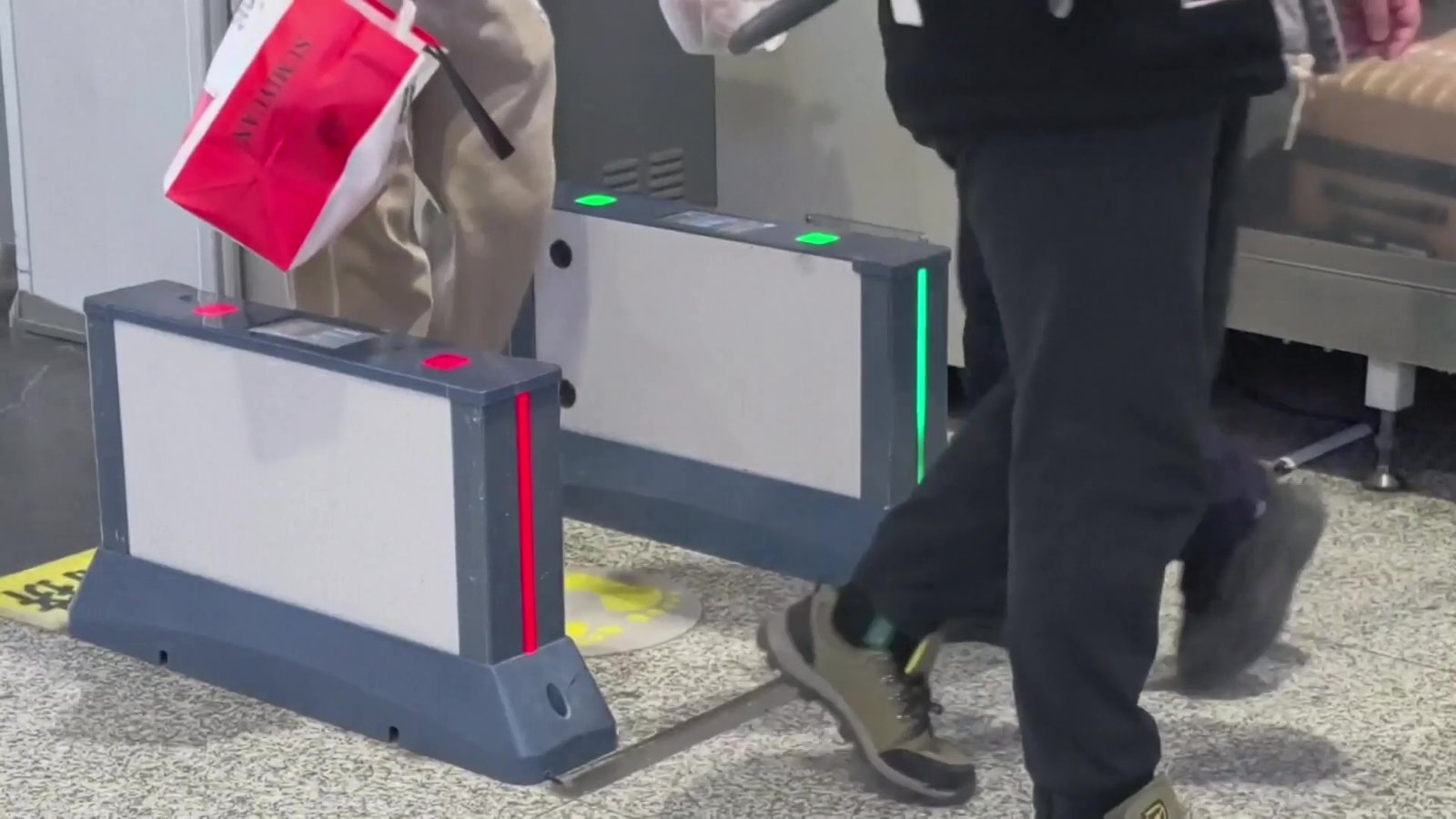 الصين تطور تقنيات السفر لموسم الذروة