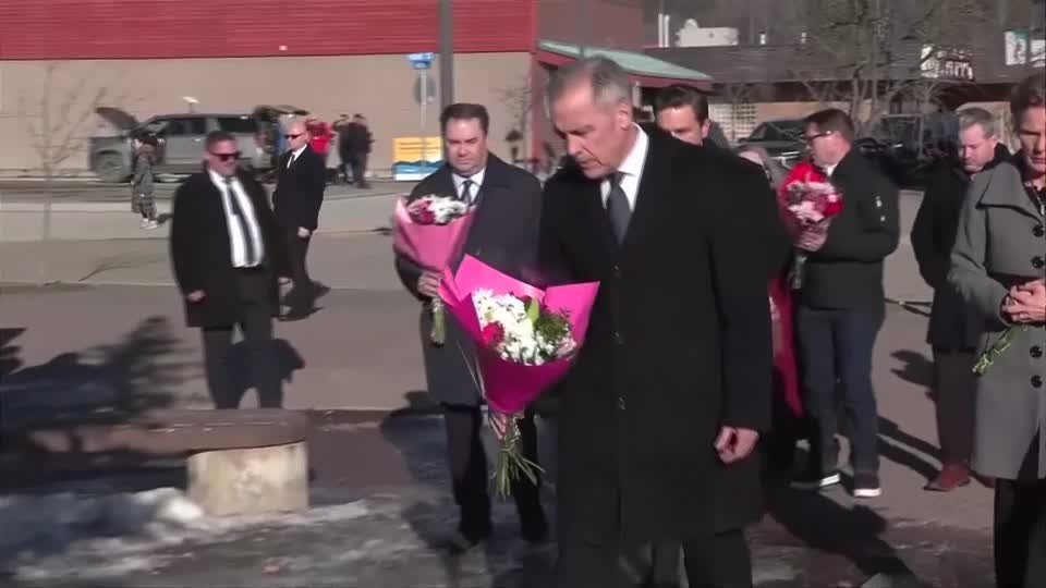 قادة كندا ينعون ضحايا إطلاق النار