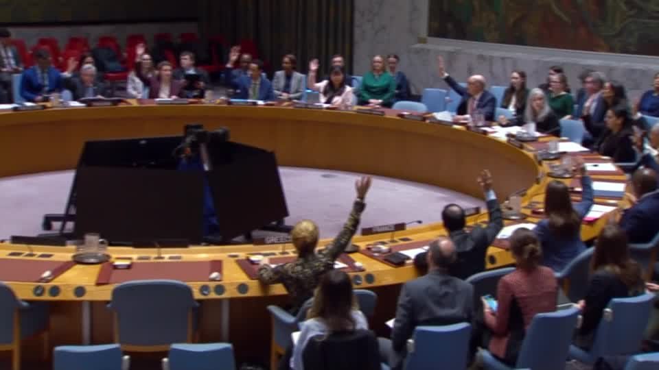 الأمم المتحدة تمدد مهمة أفغانستان مؤقتاً