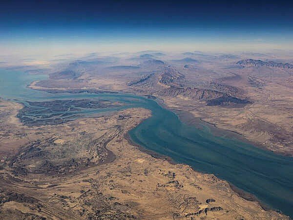 إيران تضع شروطًا لعبور هرمز