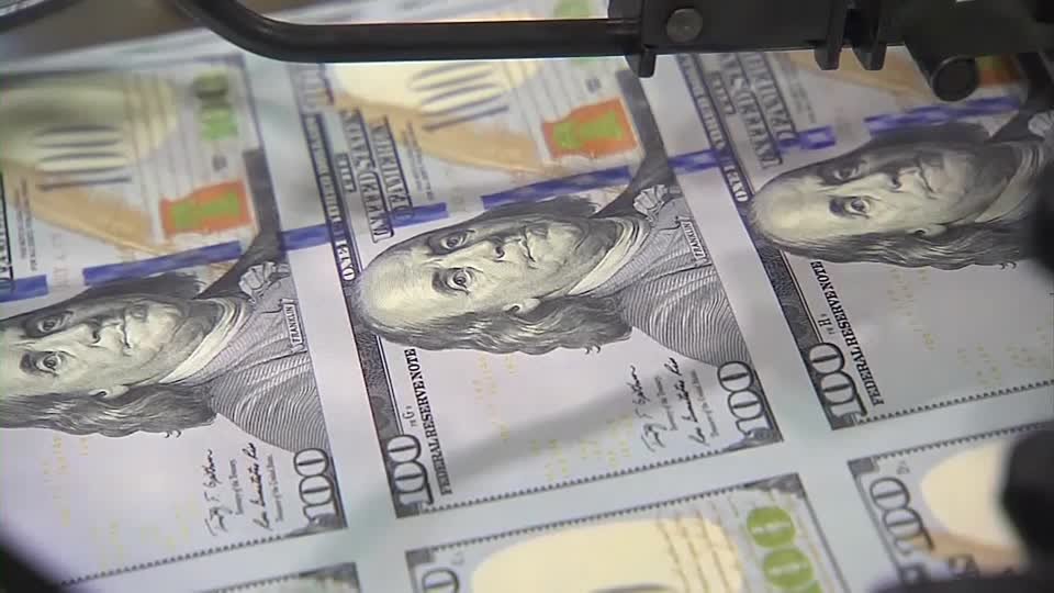 توقيع ترامب سيظهر على الأوراق النقدية الأمريكية