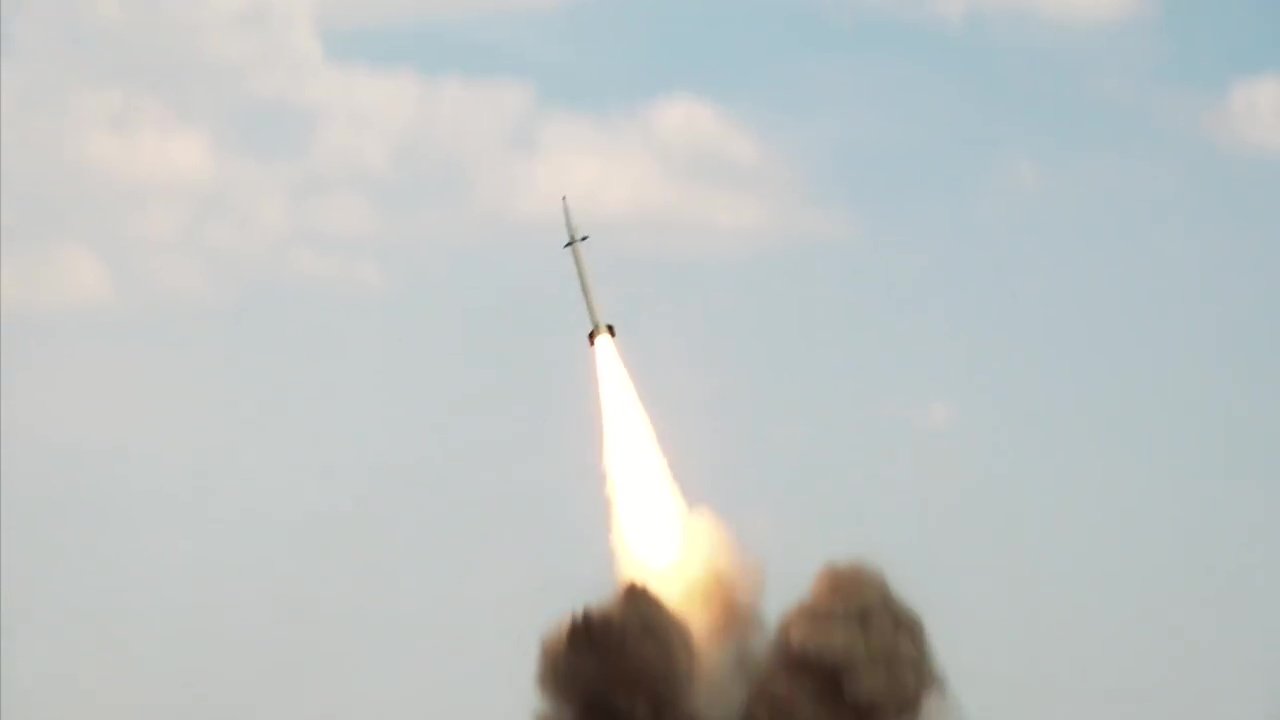 إيران تعلن ضربات انتقامية واعتراضات