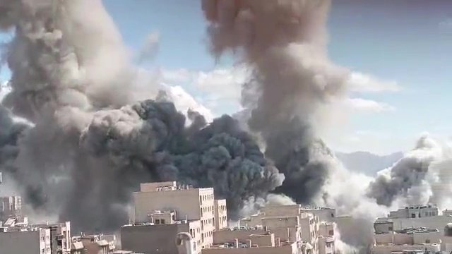 الولايات المتحدة وإسرائيل تكثفان الهجوم على إيران