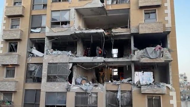 غارات إسرائيلية تقتل ٢٠ في لبنان