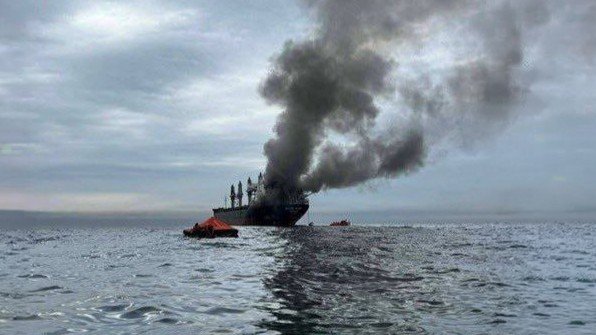 إيران تضرب خزانات وقود في البحرين