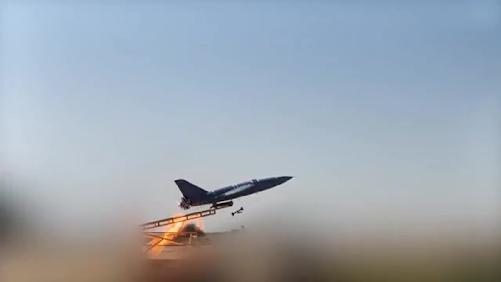 إيران تطلق صواريخ على قاعدة نيفاتيم