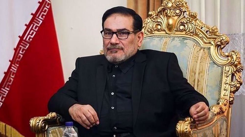 إيران تقيم جنازة علي شمخاني