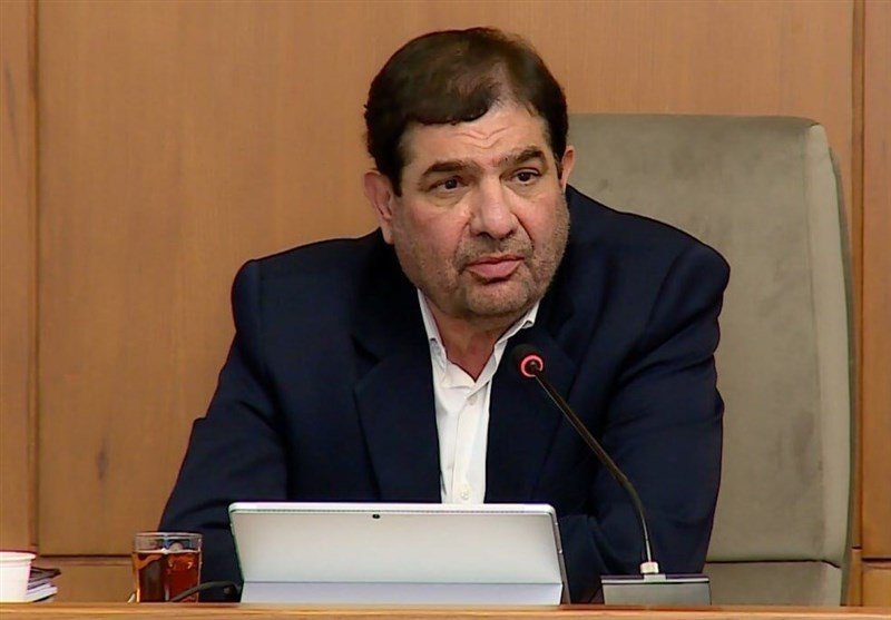 إيران تحذر من حصار مضيق هرمز