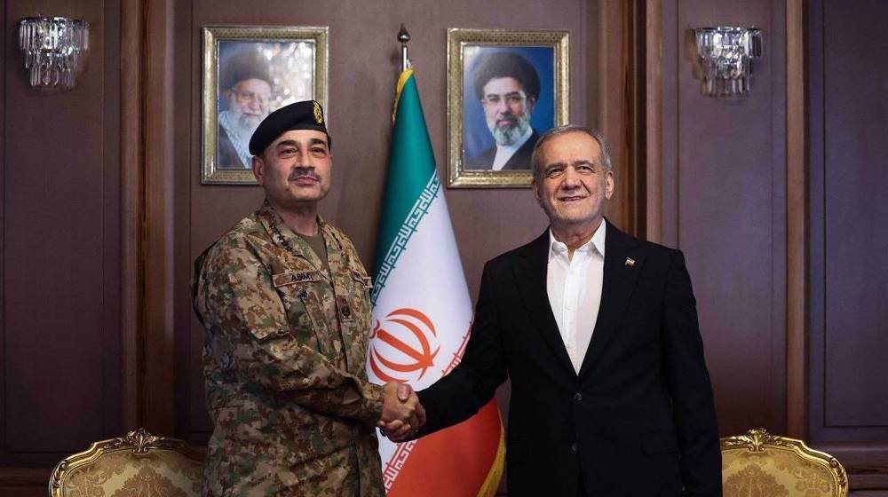 إيران تشيد بدور باكستان في الوساطة