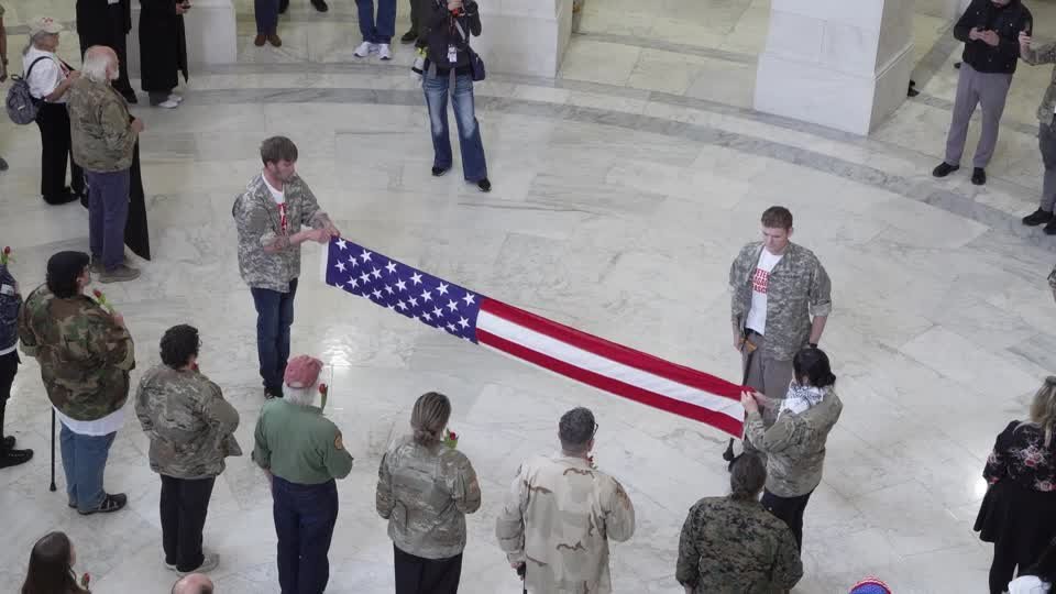 قدامى المحاربين يحتجون على سياسة الحرب الأمريكية