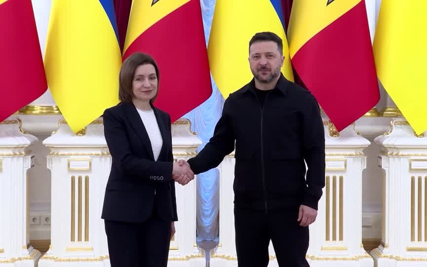 زيلينسكي وساندو يحييان ذكرى تشيرنوبيل