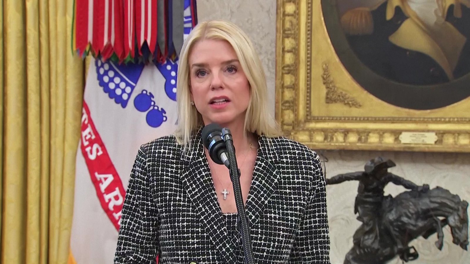 ترامب يُقيل وزيرة العدل الأمريكية