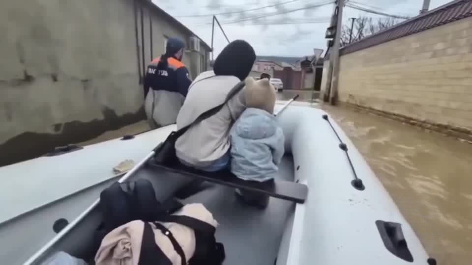 فيضانات تقتل ثلاثة في داغستان