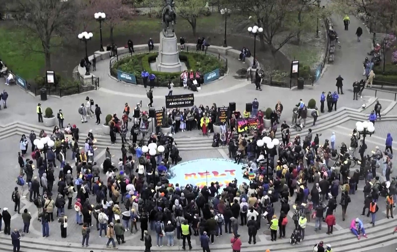 اعتقالات خلال احتجاج أمام شركة بالانتير