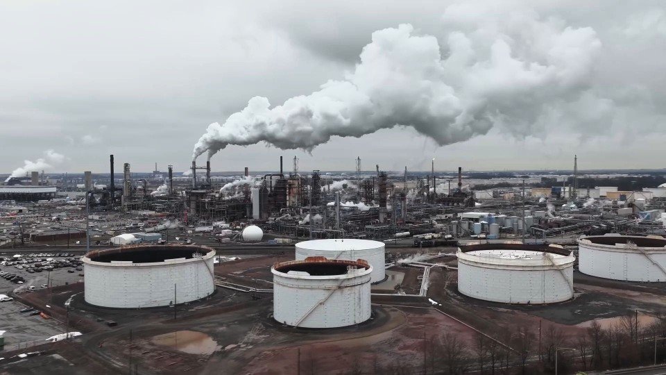 تراجع حاد في أسعار النفط بعد وقف إطلاق النار