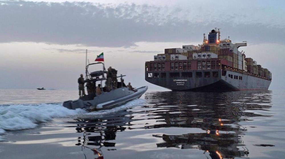 الحرس الثوري يقول إنه أمّن حركة الملاحة في هرمز