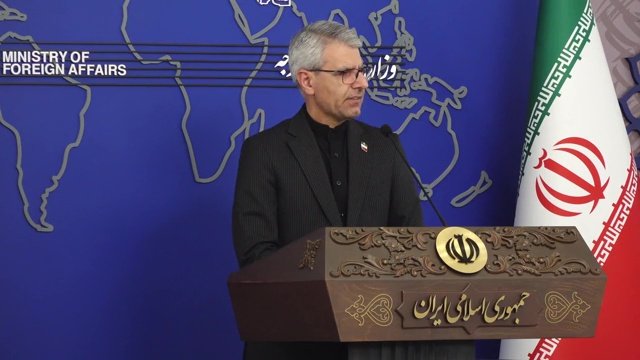إيران تدعو الخليج الفارسي لتقليل الاعتماد على القوى الأجنبية