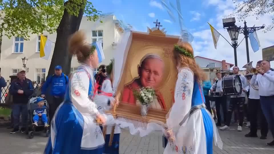 الكاشوبيون يحيون تقاليد الفيرترون