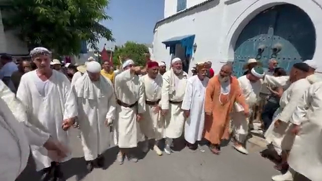 تونس تحتفل بمهرجان صوفي لتكريم سيدي بوسعيد