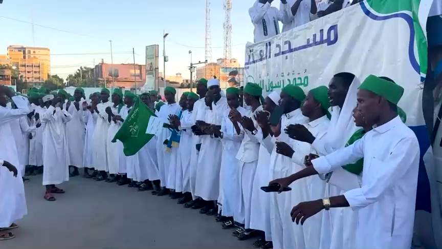 الصومال يحتفل بالمولد النبوي بمسيرات وتبرعات بالإبل