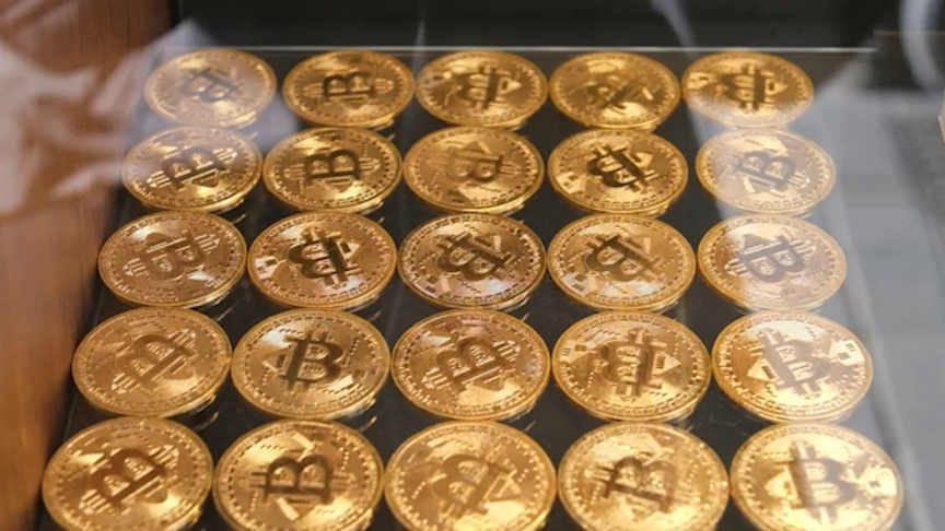 بيتكوين تتجاوز ٧٥,٠٠٠ دولار لأول مرة منذ أكثر من شهرين