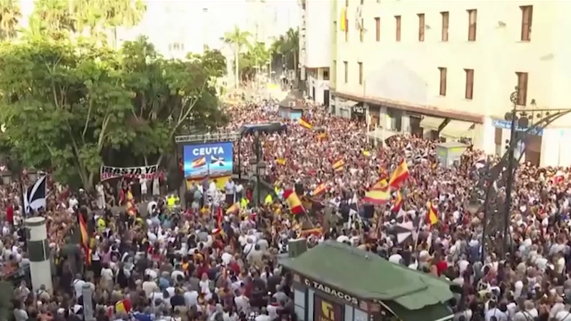 وزير إسباني يلتقي رئيس سبتة وسط أزمة الهجرة