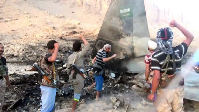 مقطع فيديو للحوثيين يظهر طائرة إف-15 سعودية مسقطة